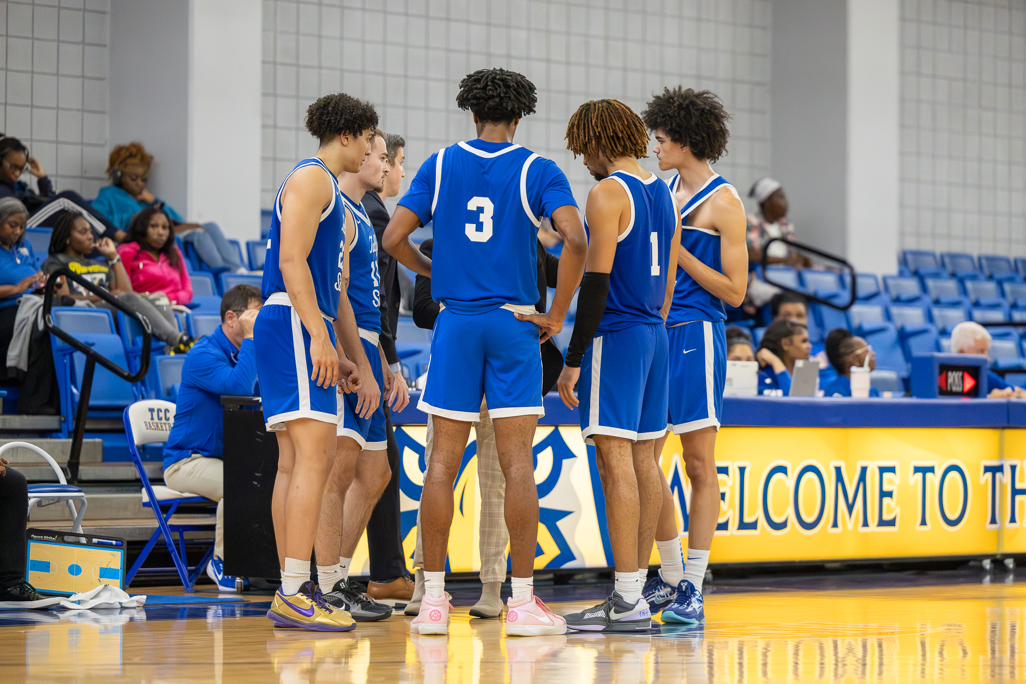 Tallahassee State Eagles Secure Victory in Final Game Before Christmas Break