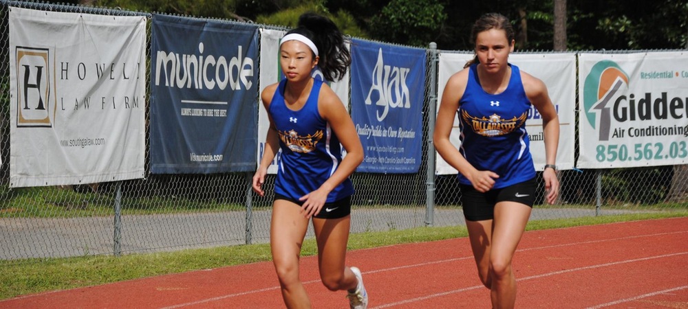 Mia Wiederkehr (L) and Genevieve Printiss in action this season